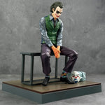 Joker Collectible Figure with Wearable Clown Mask – 25 cm
